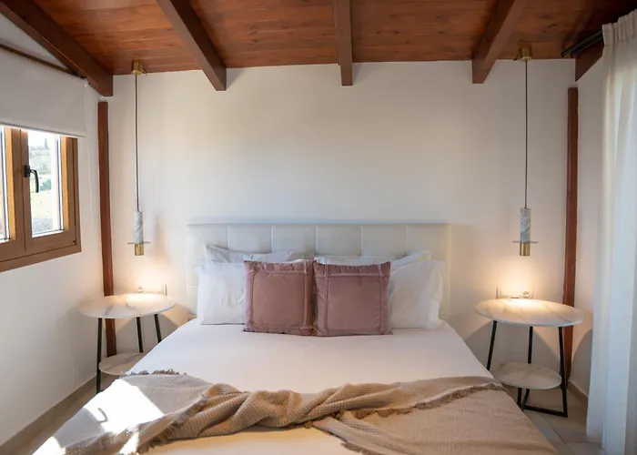 Apartment Michalis With Outdoor Jacuzzi