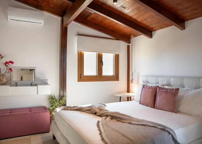 Apartment Michalis With Outdoor Jacuzzi