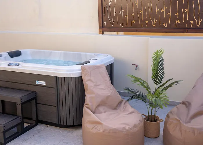 Apartment Michalis With Outdoor Jacuzzi