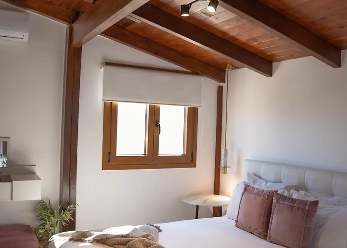 Michalis With Outdoor Jacuzzi Apartment *