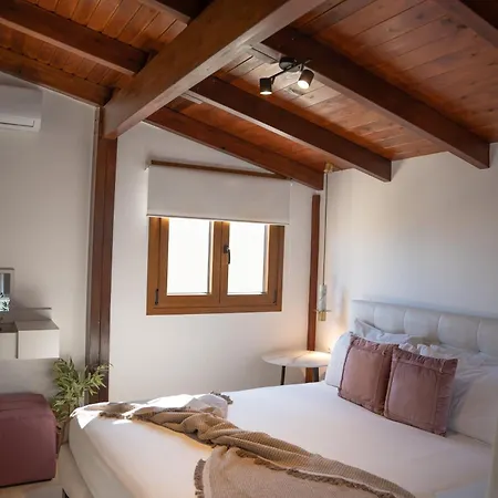 Michalis With Outdoor Jacuzzi Apartment