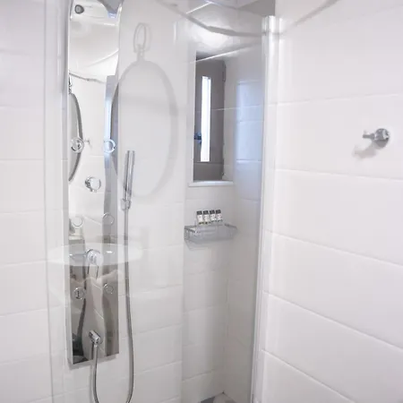 Michalis With Outdoor Jacuzzi *